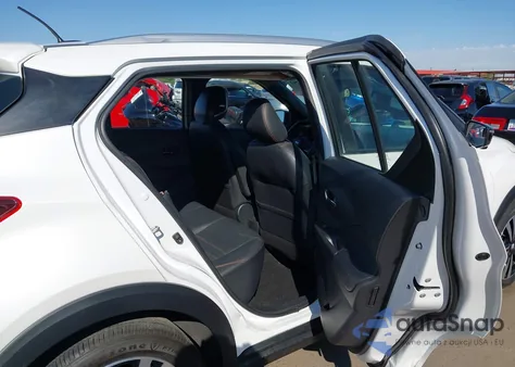 2020 Nissan Kicks Sr Xtronic Cvt z USA, uszkodzony, nr VIN 3N1CP5DV0LL511164